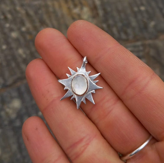 Astra (pietra di luna)